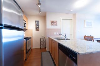 Photo 3: 702 415 E COLUMBIA Street in New Westminster: Sapperton Condo for sale in "San Marino" : MLS®# R2272145