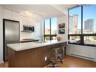 Photo 4: 404 531 BEATTY Street in Vancouver: Downtown VW Condo for sale in "531 BEATTY" (Vancouver West)  : MLS®# V1032167