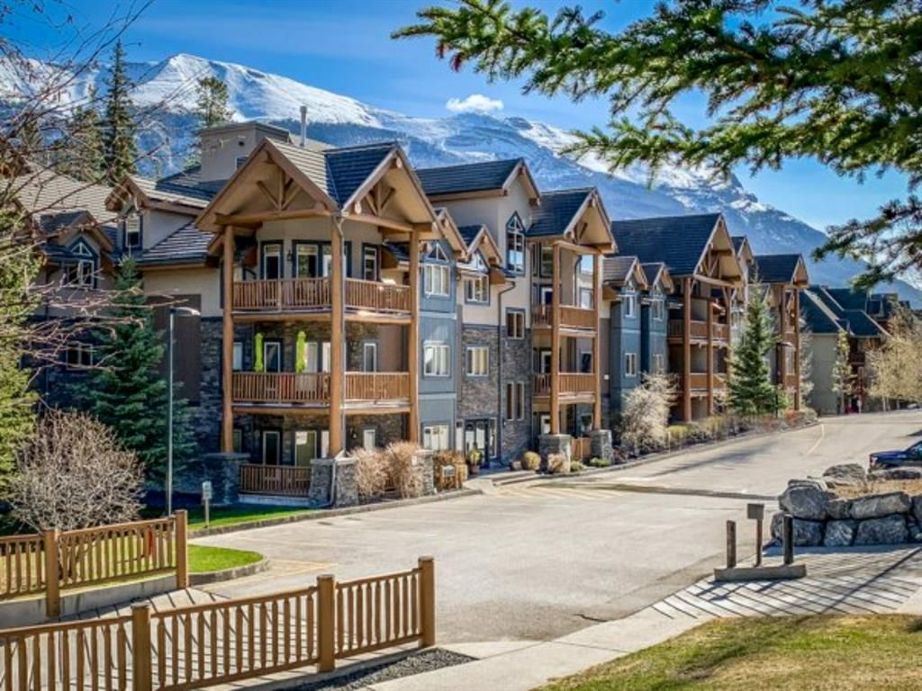 Main Photo: 107 155 Crossbow Place: Canmore Apartment for sale : MLS®# A1198589