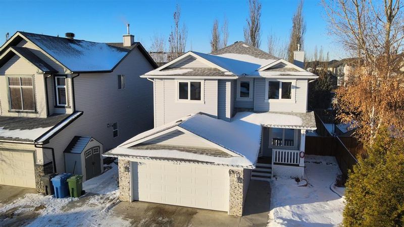 FEATURED LISTING: 221 OAKMERE Way Chestermere