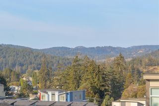 Photo 2: 947 Warbler Close in Langford: La Happy Valley Row/Townhouse for sale : MLS®# 916511