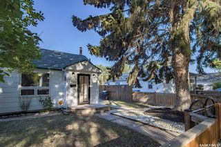 Photo 2: 1429 G Avenue North in Saskatoon: Mayfair Residential for sale : MLS®# SK963097
