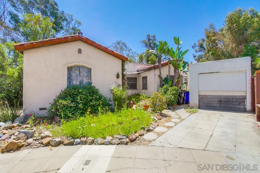 Main Photo: HILLCREST House for sale : 3 bedrooms : 3704 Robinson Place in San Diego