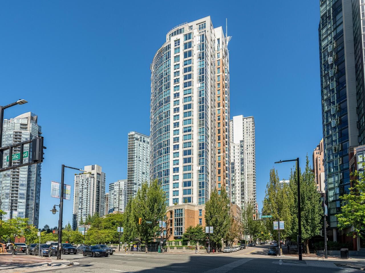 Main Photo: 2605 388 DRAKE Street in Vancouver: Yaletown Condo for sale in "GOVERNOR'S TOWER" (Vancouver West)  : MLS®# R2840393