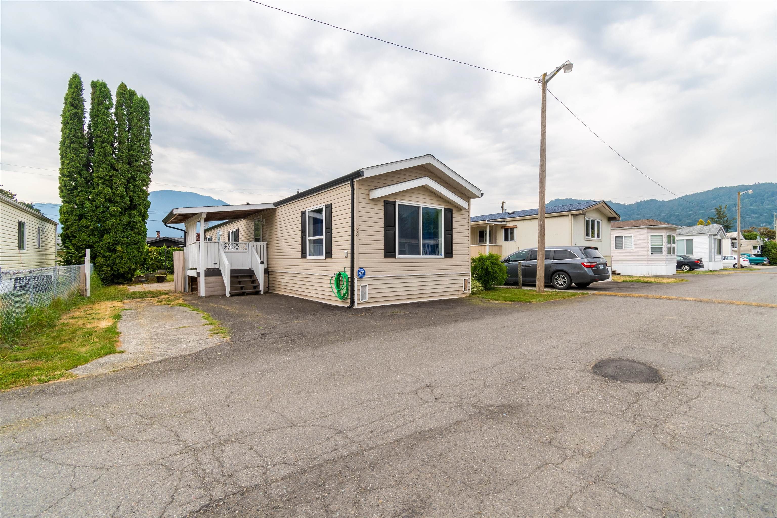 Main Photo: 33 6900 INKMAN ROAD: Agassiz Manufactured Home for sale : MLS®# R2715547