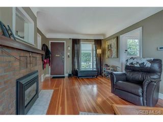 Photo 4: 618 Baker St in VICTORIA: SW Glanford House for sale (Saanich West)  : MLS®# 694996