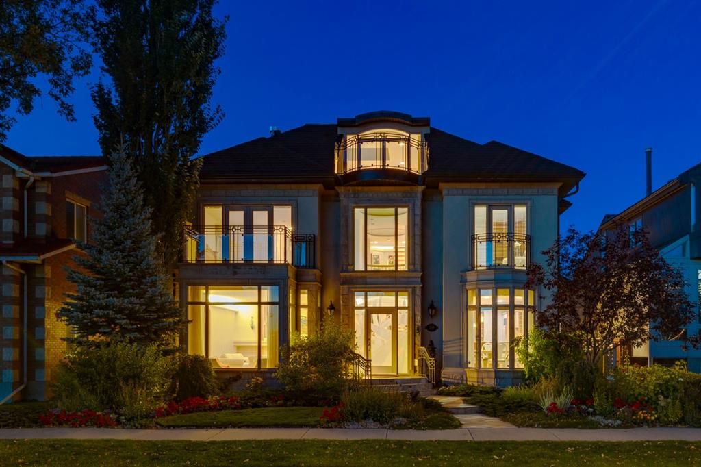 Photo 2: Photos: 118 Crescent Road NW in Calgary: Crescent Heights Detached for sale : MLS®# A1195996