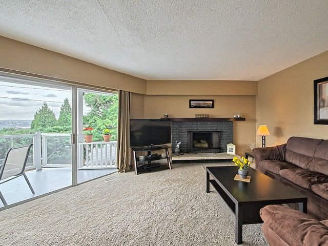 Photo 16: Photos: 984 E KEITH Road in North Vancouver: Calverhall House for sale : MLS®# V1067060
