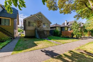 Photo 1: 2558 WILLIAM Street in Vancouver: Renfrew VE House for sale (Vancouver East)  : MLS®# R2620358