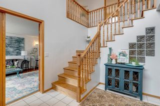 Photo 3: 273 Woodbriar Circle SW in Calgary: Woodbine Detached for sale : MLS®# A1198541