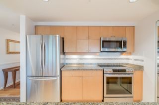 Photo 16: 301 1228 MARINASIDE Crescent in Vancouver: Yaletown Condo for sale (Vancouver West)  : MLS®# R2689709