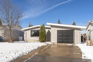 Photo 3: 16113 88A Avenue in Edmonton: Zone 22 House for sale : MLS®# E4382636
