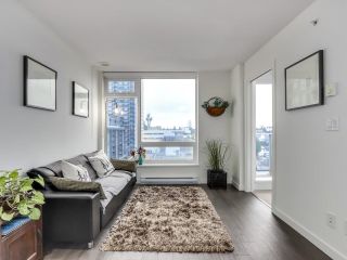 Photo 4: 1212 5470 ORMIDALE Street in Vancouver: Collingwood VE Condo for sale in "Wall Center Central Park Tower 3" (Vancouver East)  : MLS®# R2642461