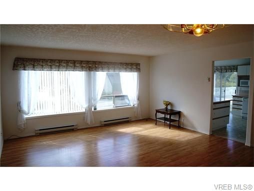 Photo 3: Photos: 202 7115 West Saanich Rd in BRENTWOOD BAY: CS Brentwood Bay Condo for sale (Central Saanich)  : MLS®# 743989