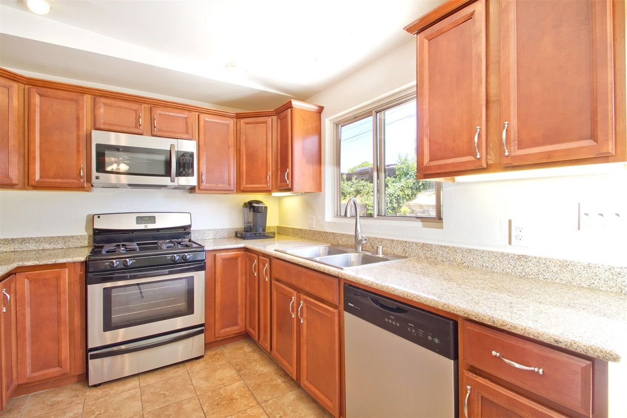 Main Photo: CLAIREMONT House for sale : 3 bedrooms : 5141 Cole Street in San Diego