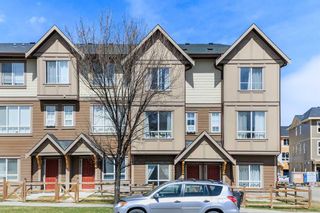 Photo 2: 978 Sherwood Boulevard NW in Calgary: Sherwood Row/Townhouse for sale : MLS®# A2128307