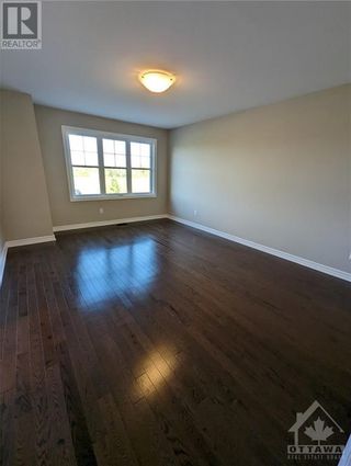 Photo 14: 130 ERIC MALONEY WAY in Ottawa: House for rent : MLS®# 1359549