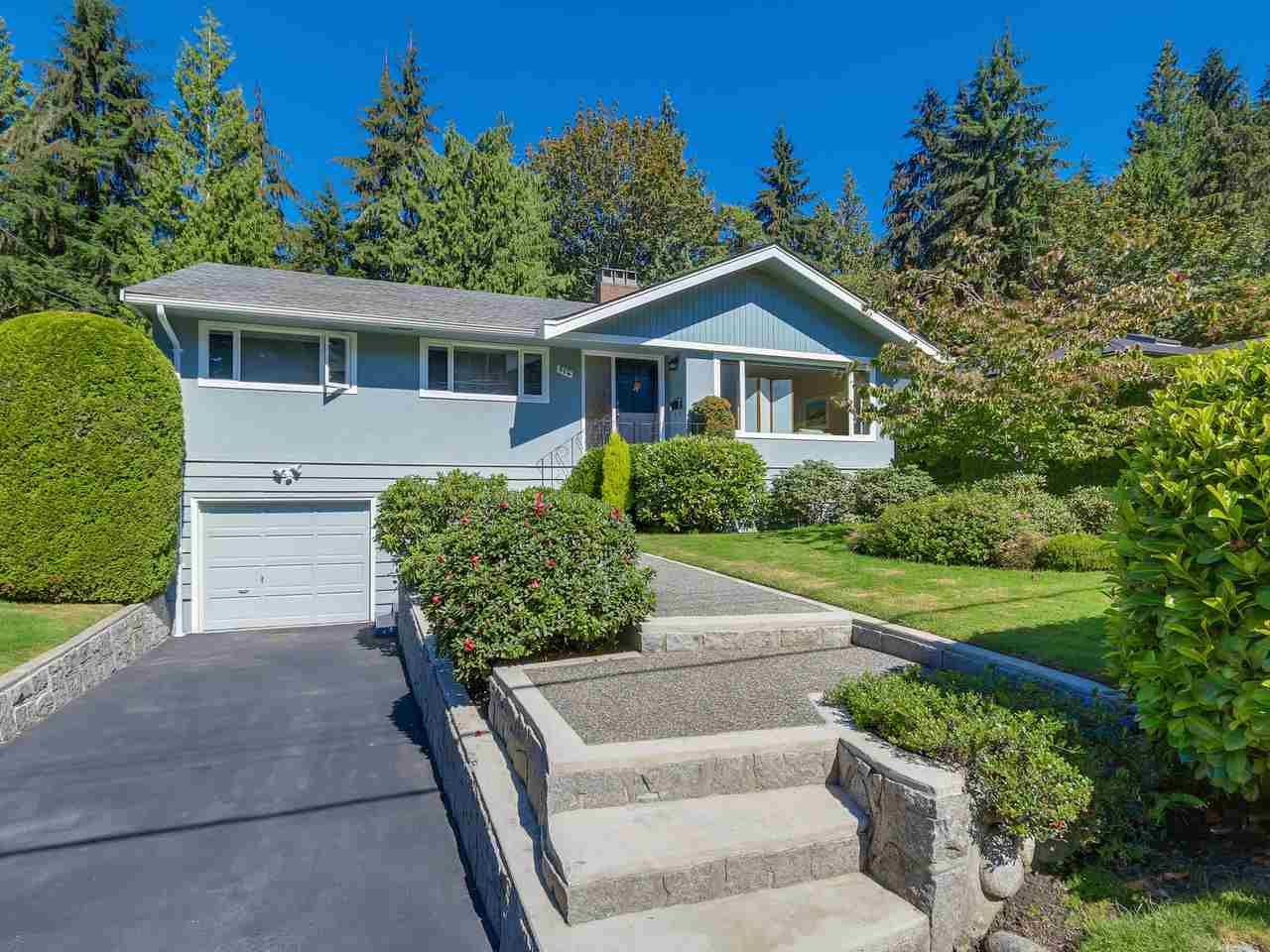 Main Photo: 974 BELVEDERE Drive in North Vancouver: Canyon Heights NV House for sale in "Canyon Heights" : MLS®# R2106348