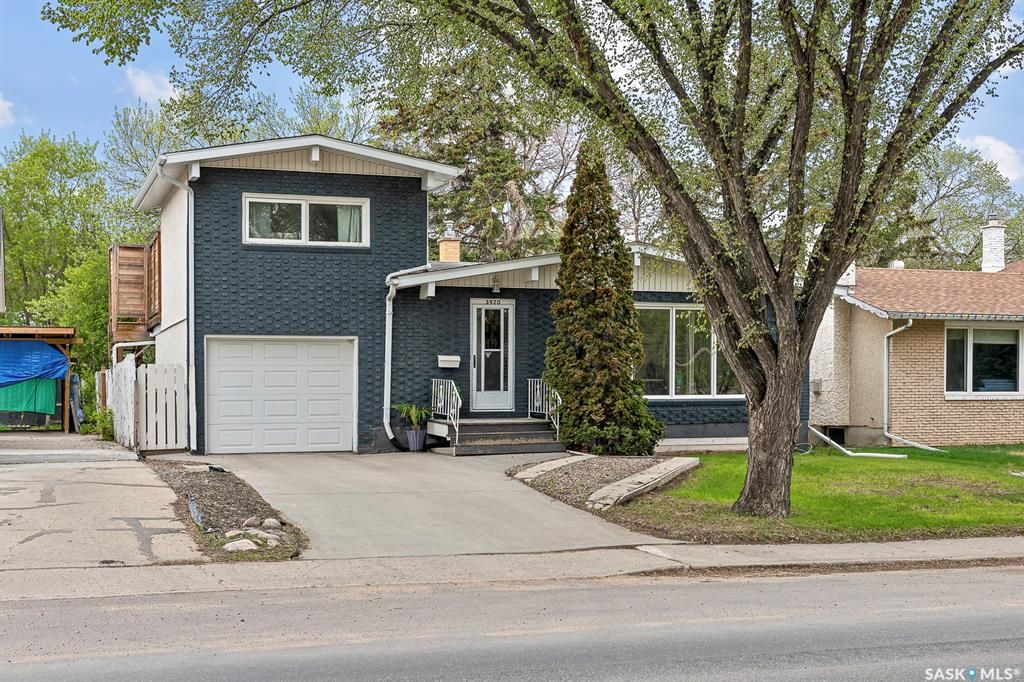 Main Photo: 3920 Montague Street in Regina: Parliament Place Residential for sale : MLS®# SK929671