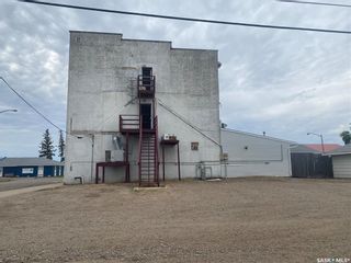 Photo 3: 305 Pacific Avenue in Luseland: Commercial for sale : MLS®# SK883480