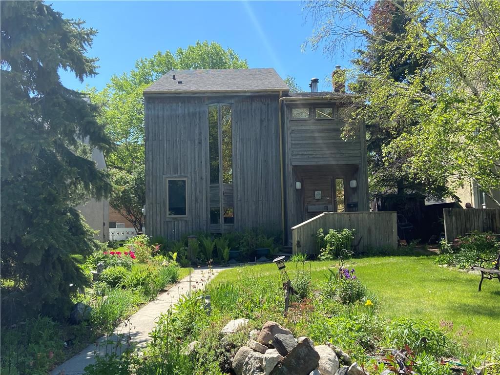 Photo 4: Photos: 134 Masson Street in Winnipeg: St Boniface Residential for sale (2A)  : MLS®# 202115299