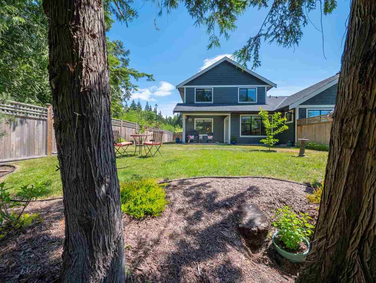 Main Photo: 803 GERUSSI Lane in Gibsons: Gibsons & Area 1/2 Duplex for sale (Sunshine Coast)  : MLS®# R2273897