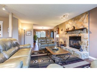 Photo 3: 11906 BRUCE Place in Maple Ridge: Southwest Maple Ridge House for sale : MLS®# R2030982