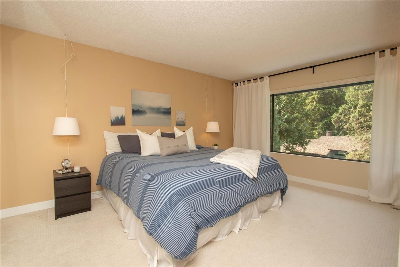 Photo 10: Photos: 836 HENDECOURT Road in North Vancouver: Lynn Valley Townhouse for sale in "Laura Lynn" : MLS®# R2401928