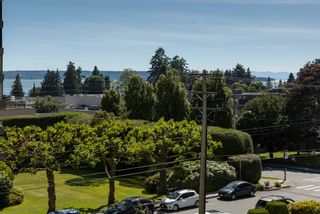 Photo 19: 401 1485 DUCHESS Avenue in West Vancouver: Ambleside Condo for sale in "The Mermaid" : MLS®# R2703375