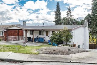 Photo 8: 1122 HOWSE Place in Coquitlam: Central Coquitlam House for sale : MLS®# R2338849