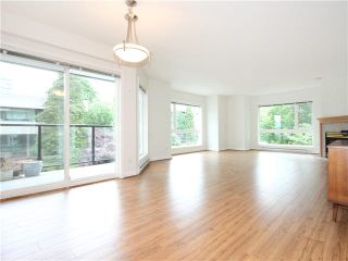 Photo 1: 303 2577 WILLOW Street in Vancouver: Fairview VW Condo for sale in "Willow Garden" (Vancouver West)  : MLS®# V1097846