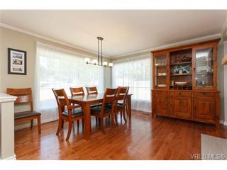 Photo 4: 900 Jasmine Ave in VICTORIA: SW Marigold House for sale (Saanich West)  : MLS®# 705345