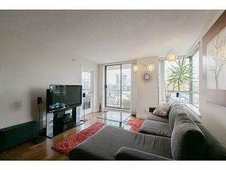 Photo 3: 705 2288 PINE Street in Vancouver: Fairview VW Condo for sale in "THE FAIRVIEW" (Vancouver West)  : MLS®# V1142280