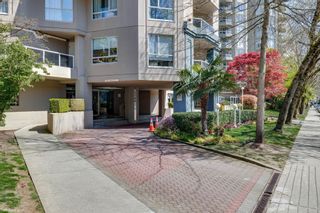 Photo 3: 1802 1185 QUAYSIDE Drive in New Westminster: Quay Condo for sale in "Riviera" : MLS®# R2872694