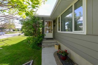 Photo 3: 23 Glenway Drive SW in Calgary: Glamorgan Detached for sale : MLS®# A2140203