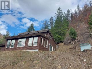 Photo 1: 2587 Green Mountain Road in Penticton: House for sale : MLS®# 10310070