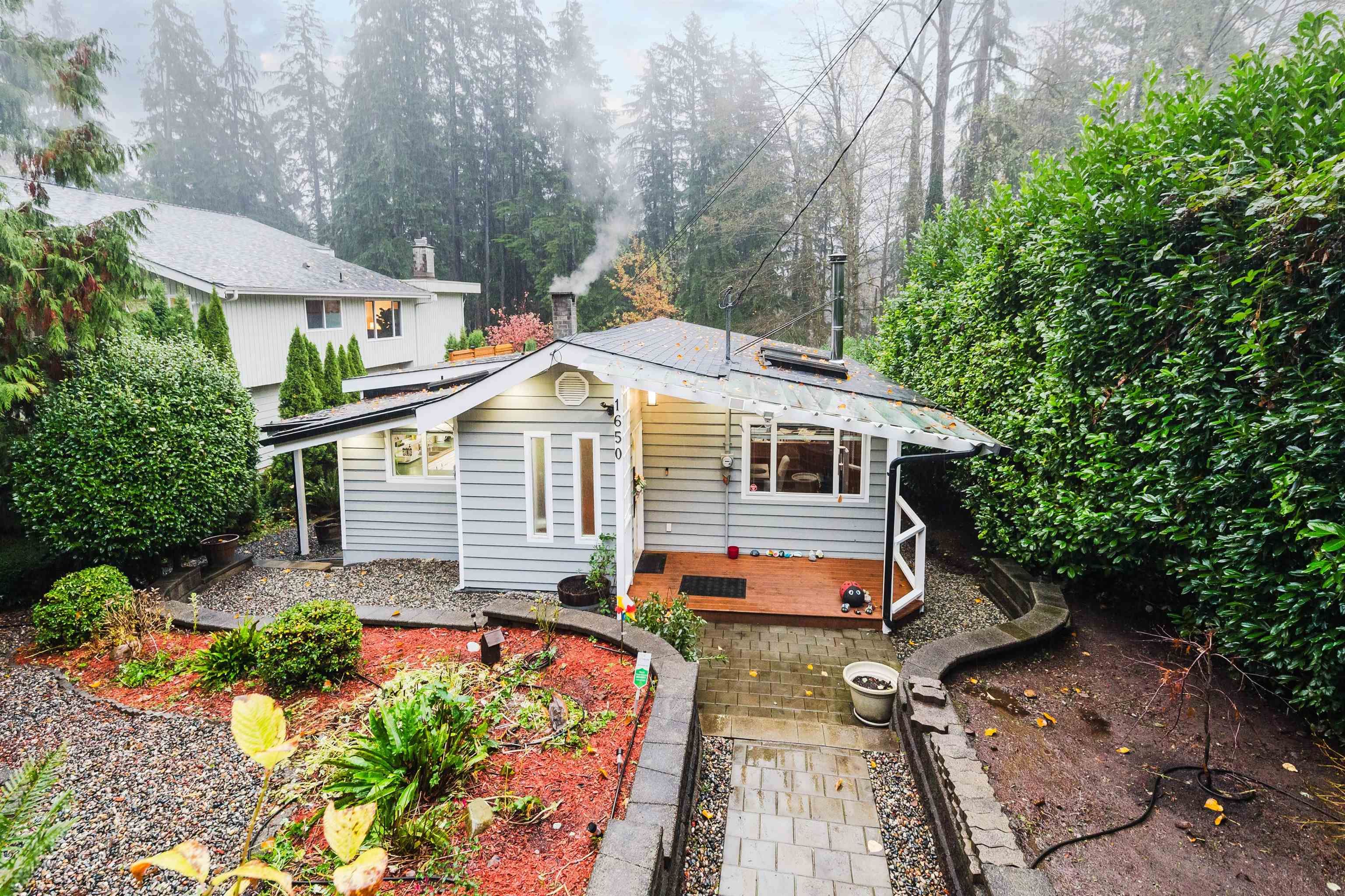 Main Photo: 1650 DEEP COVE Road in North Vancouver: Deep Cove House for sale : MLS®# R2634075