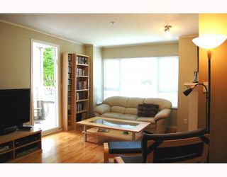 Photo 3: 207 937 W 14TH Avenue in Vancouver: Fairview VW Condo for sale in "VILLA 937" (Vancouver West)  : MLS®# V769080