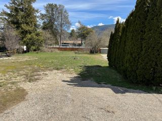 Photo 1: 2029 COLUMBIA AVENUE in Castlegar: Vacant Land for sale : MLS®# 2464356