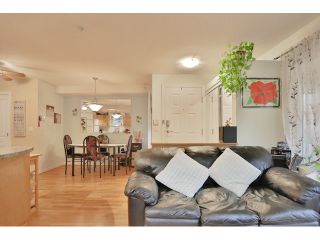 Photo 6: 37 7488 SOUTHWYNDE Avenue in Burnaby: South Slope Townhouse for sale in "LEDGESTONE 1" (Burnaby South)  : MLS®# R2017217