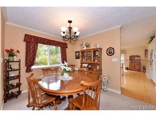 Photo 5: 4131 Rockhome Gdns in VICTORIA: SE High Quadra House for sale (Saanich East)  : MLS®# 713784