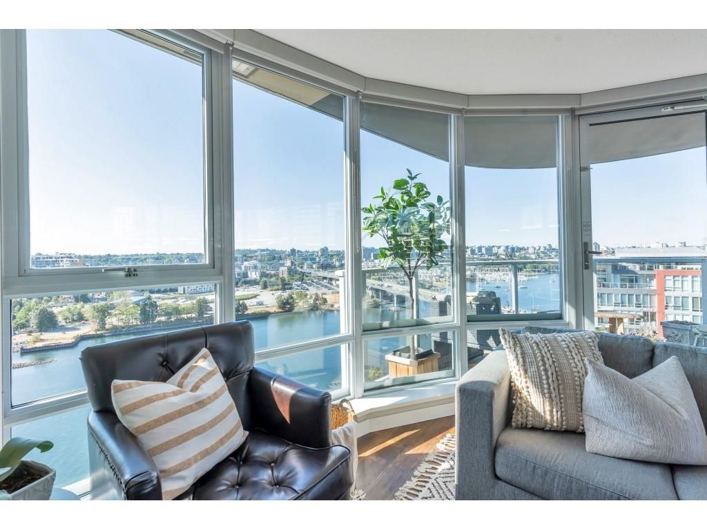 Main Photo: 2006 918 COOPERAGE WAY in Vancouver: Yaletown Condo for sale (Vancouver West)  : MLS®# R2607000
