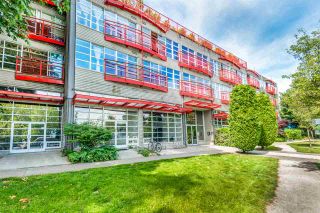 Photo 18: 305 350 E 2ND Avenue in Vancouver: Mount Pleasant VE Condo for sale in "MAINSPACE" (Vancouver East)  : MLS®# R2383074