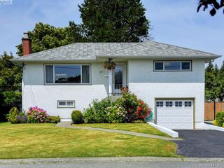 Photo 1: 1670 Howroyd Ave in VICTORIA: SE Mt Tolmie House for sale (Saanich East)  : MLS®# 816362