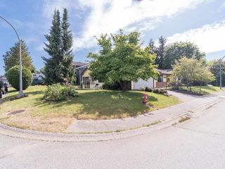 Photo 6: 20050 50A Avenue in Langley: Langley City House for sale : MLS®# R2859571
