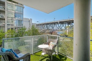 Main Photo: 503 638 BEACH Crescent in Vancouver: Yaletown Condo for sale in "Icon" (Vancouver West)  : MLS®# R2885192