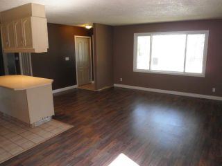 Photo 5: 5011 MARIAN Road NE in CALGARY: Marlborough Residential Detached Single Family for sale (Calgary)  : MLS®# C3535670