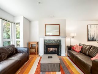 Main Photo: 102 937 W 14TH Avenue in Vancouver: Fairview VW Condo for sale in "Villa 937" (Vancouver West)  : MLS®# R2376177
