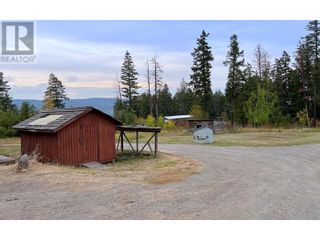 Photo 3: 916 DOG CREEK ROAD in Williams Lake: House for sale : MLS®# R2818362