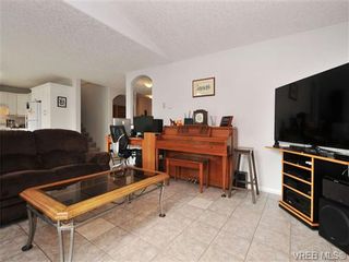 Photo 3: 3700 Gordon Head Rd in VICTORIA: SE Mt Tolmie Half Duplex for sale (Saanich East)  : MLS®# 685206